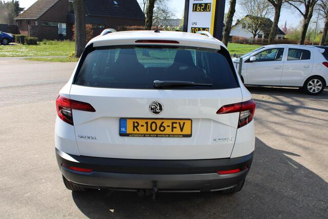 Skoda Karoq 1.5 TSI RS Sport NAVI groot, Apple/Android auto, Cruise Control, Parksens. V en A, Leder, 18" LMV, airco