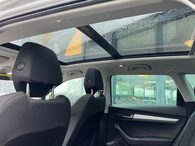 Skoda Karoq 1.5 TSI Business Edition - panorama - camera - adaptive cruise