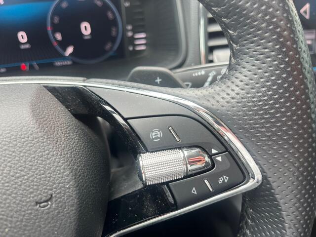 Skoda Karoq 1.5 TSI ACT Business Edition / 18'' LMV / ELEK. KLEP / PAN-SCHUIF DAK /