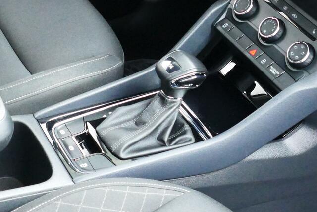 Skoda Karoq 1.5 150pk TSI ACT Style. Carplay/Android Navi, Stoelverw, 17"LMV, Haak 1500kg