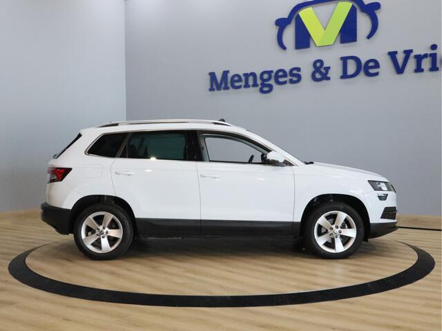 Skoda Karoq 1.0 TSI Ambition Business Airco ECC | Virtual | Panorama | Trekhaak | Stoelverwarming | NAP | Apple Carplay Android Auto | DAB | Isofix