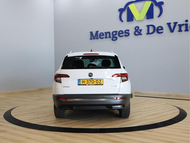 Skoda Karoq 1.0 TSI Ambition Business Airco ECC | Virtual | Panorama | Trekhaak | Stoelverwarming | NAP | Apple Carplay Android Auto | DAB | Isofix