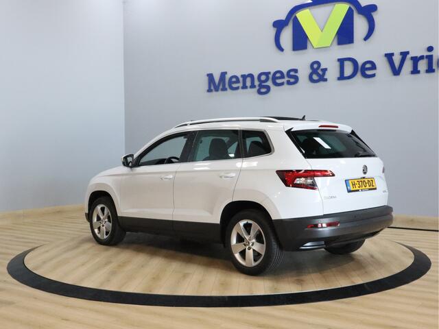 Skoda Karoq 1.0 TSI Ambition Business Airco ECC | Virtual | Panorama | Trekhaak | Stoelverwarming | NAP | Apple Carplay Android Auto | DAB | Isofix