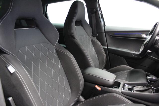 Skoda Karoq 1.5 TSI ACT Sportline/19inch/Camera/Apple carplay