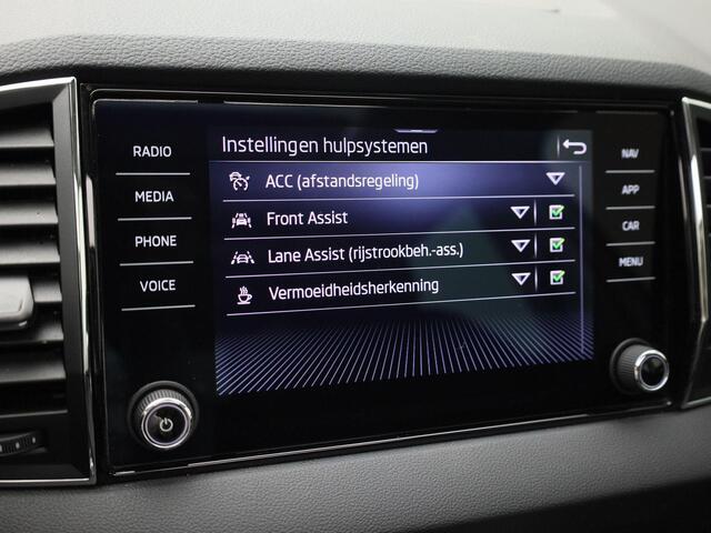 Skoda Karoq 1.5TSI/150PK Design DSG · Panoramadak · App connect · Camera + Parkeersensoren Garantie tot maart 2028 of 60000km.