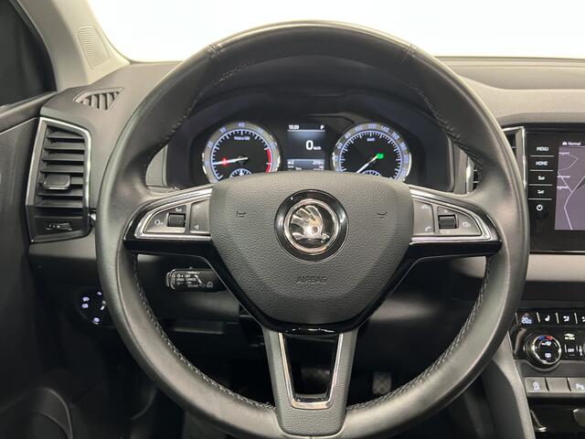 Skoda Karoq 1.5 TSI ACT Style Business | PANORAMADAK | TREKHAAK | KEYLESS | NAVIGATIE | STOEL-/STUURVERWARMING |
