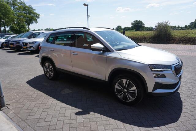 Skoda Karoq 1.5 TSI ACT 150PK DSG7 BUSINESS EDITION LUXE NIEUW MODEL! KEURIGE NETTE STAAT DIGITALE COCKPIT CAMERA FULL LED KEYLESS NAVI ANDROID-APPLECARPLAY ADAPTIEVE CRUISE 4X PERF BANDEN ECC AIRCO BLUETOOTH PDC ENZ...