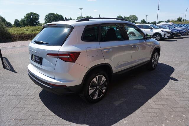 Skoda Karoq 1.5 TSI ACT 150PK DSG7 BUSINESS EDITION LUXE NIEUW MODEL! KEURIGE NETTE STAAT DIGITALE COCKPIT CAMERA FULL LED KEYLESS NAVI ANDROID-APPLECARPLAY ADAPTIEVE CRUISE 4X PERF BANDEN ECC AIRCO BLUETOOTH PDC ENZ...