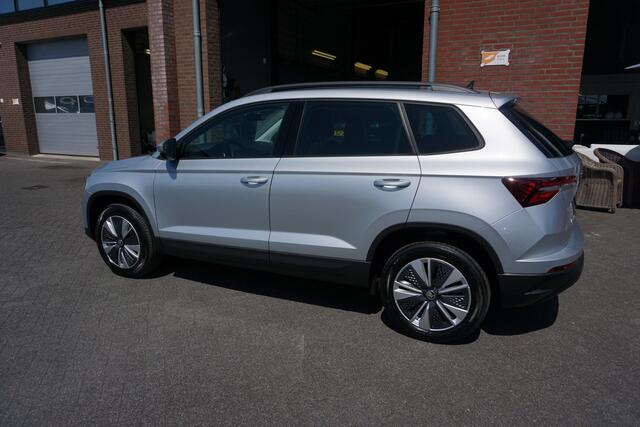 Skoda Karoq 1.5 TSI ACT 150PK DSG7 BUSINESS EDITION LUXE NIEUW MODEL! KEURIGE NETTE STAAT DIGITALE COCKPIT CAMERA FULL LED KEYLESS NAVI ANDROID-APPLECARPLAY ADAPTIEVE CRUISE 4X PERF BANDEN ECC AIRCO BLUETOOTH PDC ENZ...
