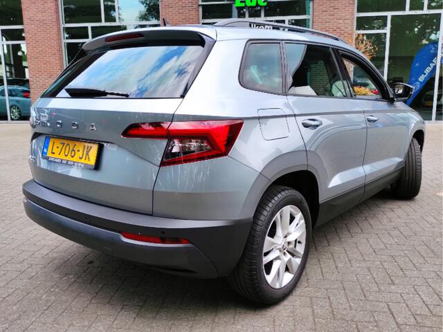 Skoda Karoq 1.0 TSI Business Edition 17Inch LMV - Parkeersensoren V+A - Getinte ruiten - NL auto