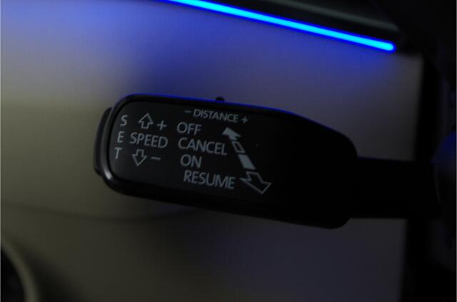 Skoda Karoq 1.5 TSI ACT Business Edition Plus 150pk > Trekhaak/Camera/Adaptive cruise control