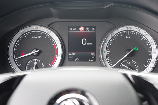 Skoda Karoq 1.5 TSI ACT Sportline 150 PK Automaat BNS, Trekhaak, Keyless, Winterpakket, Camera