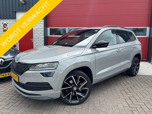 Skoda Karoq 1.5 TSI ACT Sportline Business AUTOMAAT / FULL LED / KEYLESS / STOELVERW / STUURVERW / CAMERA / NL-AUTO