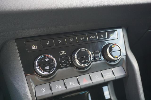 Skoda Karoq 1.5 TSI ACT Style | ACC | Trekhaak | Digitale cockpit