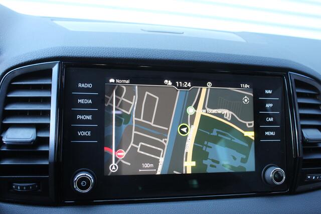 Skoda Karoq 1.5 TSI ACT 150pk Sportline Business DSG7 NL-Auto NAP Clima Cruise Navi Camera Trekhaak 1500kg