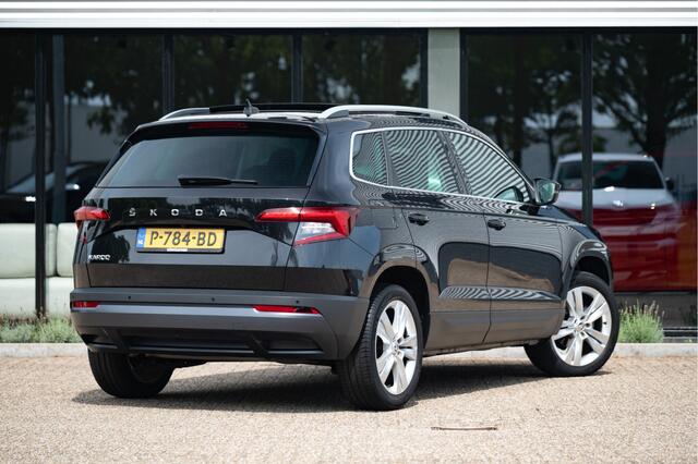 Skoda Karoq 1.5 TSI Style DSG | Pano | Standkachel | El. Trekhaak | ACC | Dodehoekdet. | 18"