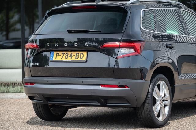 Skoda Karoq 1.5 TSI Style DSG | Pano | Standkachel | El. Trekhaak | ACC | Dodehoekdet. | 18"