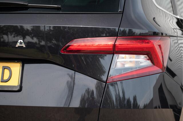 Skoda Karoq 1.5 TSI Style DSG | Pano | Standkachel | El. Trekhaak | ACC | Dodehoekdet. | 18"