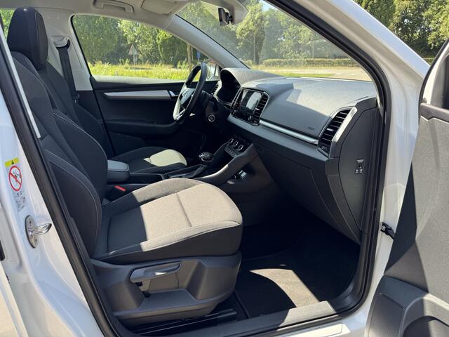 Skoda Karoq 1.5 TSI ACT Business Edition DSG 150 pK | PANORAMADAK | CARPLAY | 18" L.M. | Elektrische achterklep | Adaptive Cruise Control |