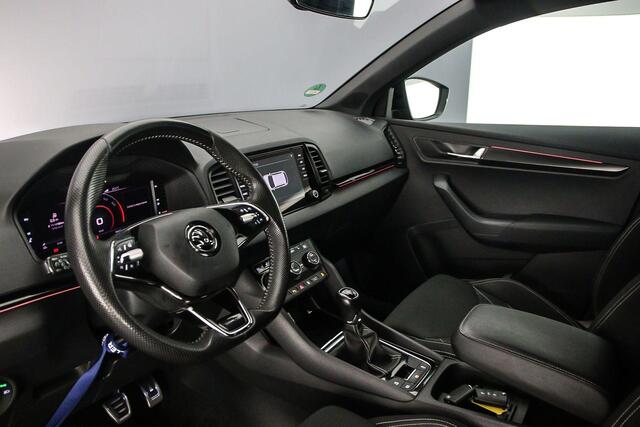 Skoda Karoq Sportline Business 1.5 TSI 150pk Trekhaak, Achteruitrijcamera, Cruise control, Navigatie, Stoelverwarming, LED koplampen, Parkeersensoren, Stuurwiel verwarmd