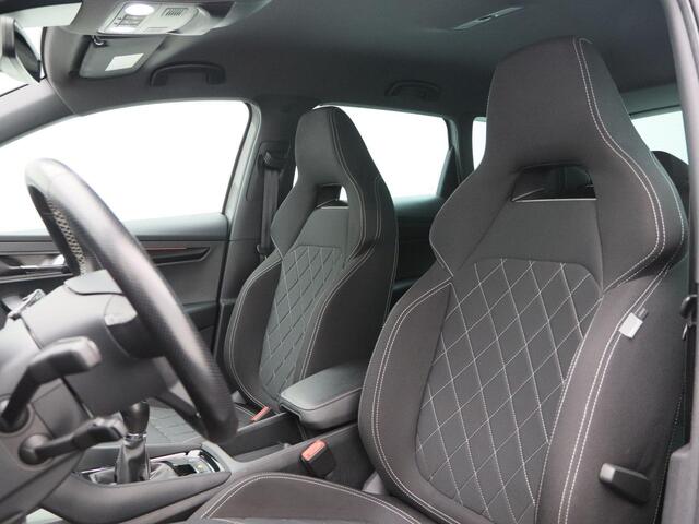 Skoda Karoq 1.5 TSi 150 Pk Sportline Business | LED | Camera | Canton Audio | Adaptive Cruise | Navigatiesysteem | Carplay | Keyless | 19 Inch