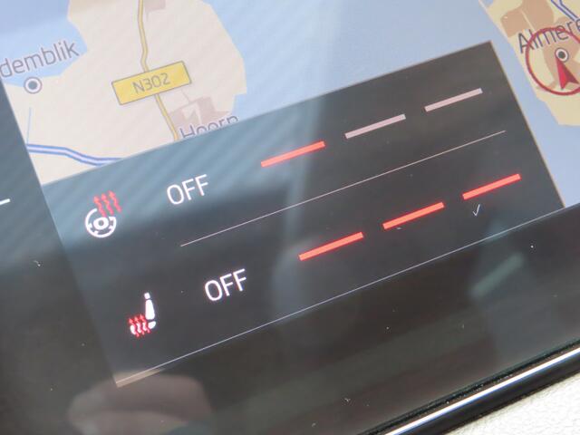 Skoda Karoq 1.5 TSI ACT Style DSG | Leder | trekhaak | camera | Pano dak | stoel + stuurwielverwarming | elektrisch verstelbare stoel met geheugen