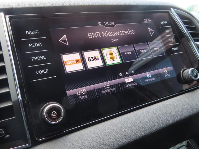 Skoda Karoq 1.5 TSI ACT Style DSG | stoelverwarming | full led | parkeersensoren voor + achter | DAB