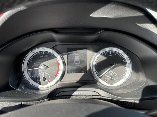 Skoda Karoq 1.0 TSI Ambition Business AUTOMAAT / TREKHAAK / STOELVERW / NAVI / CARPLAY / CLIMA / PDC / BLUETOOTH / CRUISE / NL-AUTO