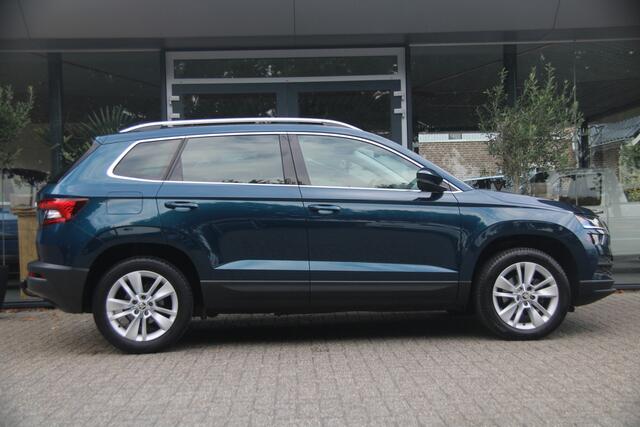 Skoda Karoq 1.5 TSI ACT Business Edition | Virtual Cockpit | Trekhaak | Achteruitrijcamera |