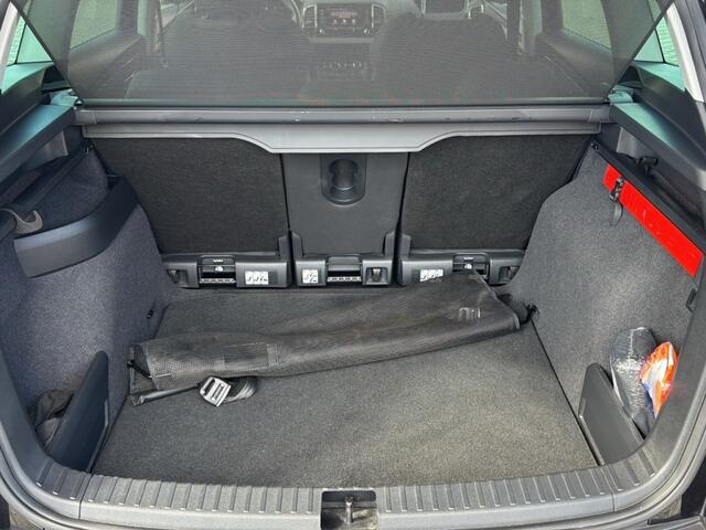 Skoda Karoq 1.5 TSI DSG CLEVER PANO-DAK/TREKHAAK/CAMERA/NAVI/CARPLAY/STOELVERW