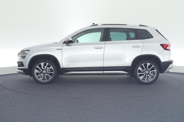Skoda Karoq 1.5 TSI 150pk DSG ACT Scout Camera Keyless Stoelverwarming Virtual Cockpit Panoramadak Navigatie