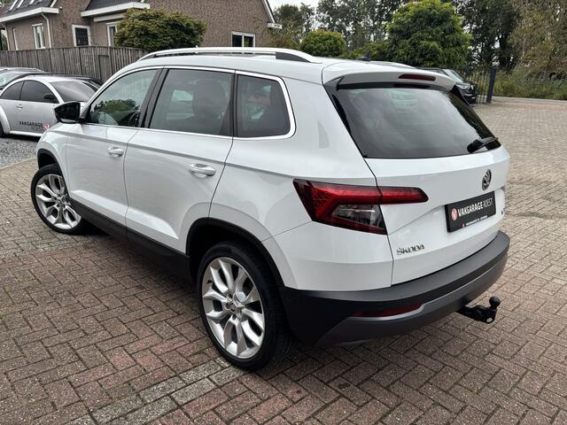 Skoda Karoq 1.5 TSI Style Business Automaat Trekhaak / Panoramadak / Full LED