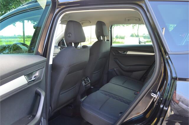 Skoda Karoq 1.5 TSI ACT Business Edition Carplay | Trekhaak wegklapbaar | Adaptive cruise | Navi | DSG