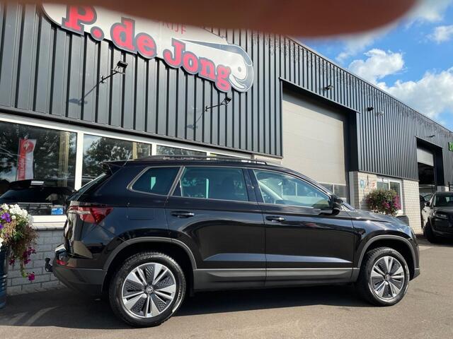 Skoda Karoq 1.5 TSI BUSINESS PLUS, Camera, Trekhaak elek, ACC, Stoelverw. Stuurverw. Carplay