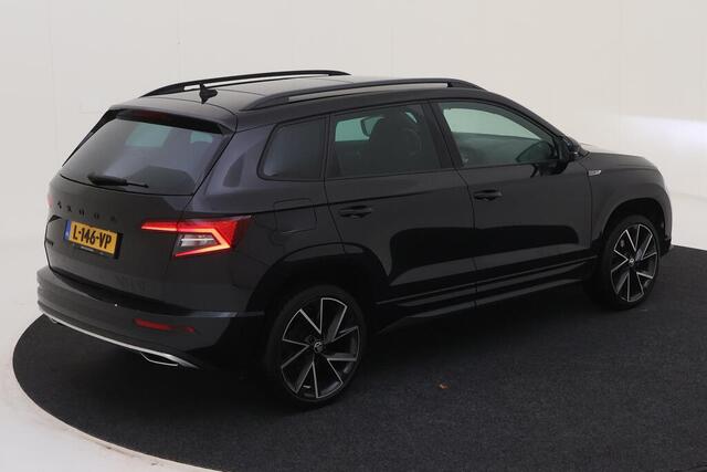 Skoda Karoq 1.5 TSI ACT Sportline Business / Panorama dak / Alcantara- Leder / Sfeerverlichting / Stoelverwarming / Virtual Cockpit