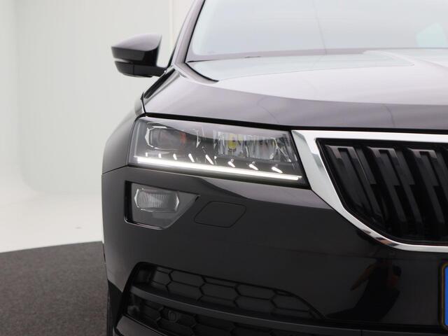 Skoda Karoq 1.5 TSi 150 Pk Automaat Style Business | Panoramadak | Trekhaak | Canton Audio | Adaptive Cruise | Stoel Verwarming | Carplay | Camera | 18 Inch | 75.460 Km!