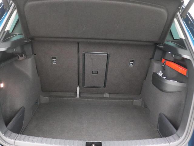 Skoda Karoq 1.5 TSI ACT Business Edition 150PK DSG Pano-Schuifdak, Canton Audio, Keyless, Memorystoel, Adaptieve Cruise Control, Achteruitrijcamera, Side Assist, Navi, Stoelverwarming, Voorruitverwarming, 18" LM Velgen