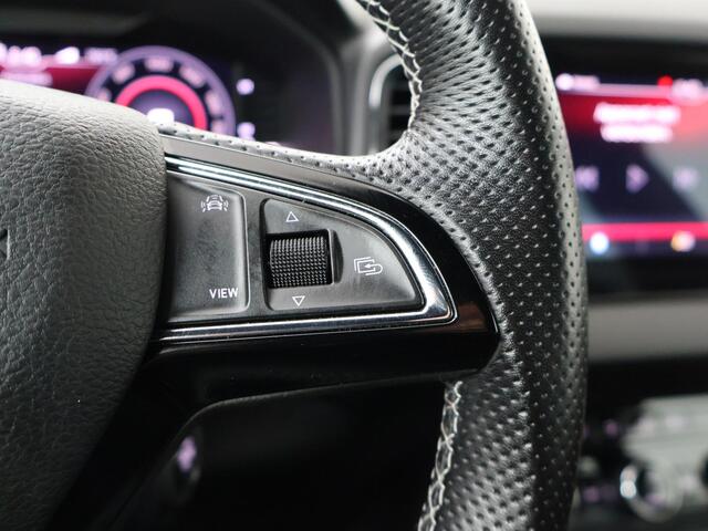 Skoda Karoq 1.5 TSI ACT Sportline Business | 150 PK | Automaat | Navigatiesysteem | Sportstoelen | 18" LM velgen |