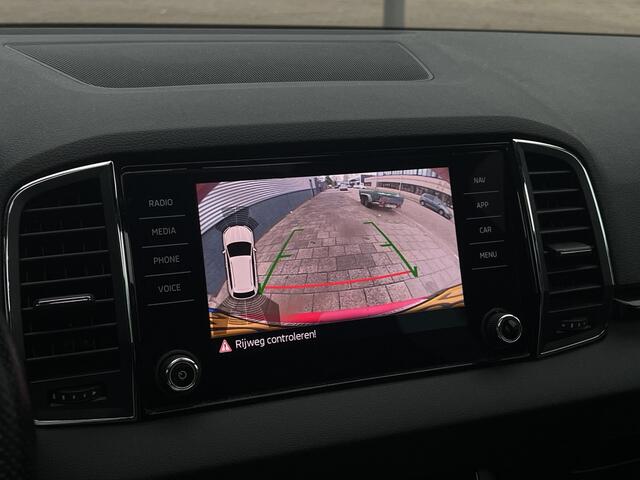 Skoda Karoq 1.5 TSI ACT Sportline Business | Adaptive | Trekhaak | Canton | Pano | Dodehoek det.