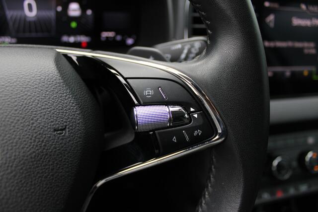 Skoda Karoq 1.5 TSI ACT Business Edition Plus | Trekhaak | Winterpack | Camera | Navigatie | Adaptive cruise control