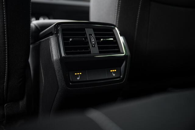 Skoda Karoq 1.5 TSI ACT Sportline Aut. 150pk | el. Trekhaak | ACC | Canton Soundsystem |