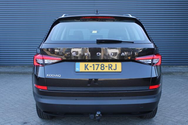 Skoda Kodiaq 1.5 TSI Business ED Trekhaak Full-Led Sportstoelen Navigatie Camera