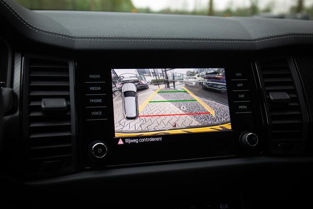 Skoda Kodiaq 1.5 TSI Sportline Business Uitklapbare trekhaak, Elektr. verstelb. voorstoelen, Sportstuur, Verwarmde voorstoelen