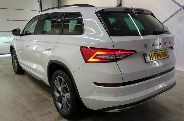 Skoda Kodiaq 1.5 TSI Sportline Business Navigatie 19 Inch Velgen Canton Audio DAB ACC Elek Stoel + Verwarming Camera Keyless Getint Glas Metallic BTW NL Auto