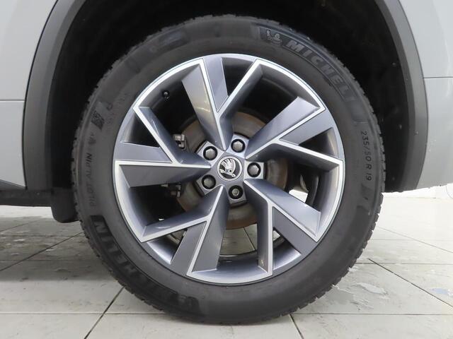 Skoda Kodiaq 1.5 TSI Sportline Business Virtual dashboard- Leder/Alcantara - Apple Carplay - NL auto