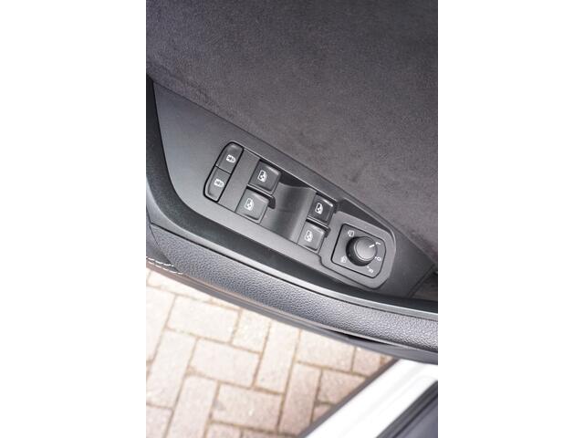 Skoda Kodiaq 1.5 TSI DSG Sportline Business 7p. Trekhaak | ACC | Digitaal dashboard * All in prijs *