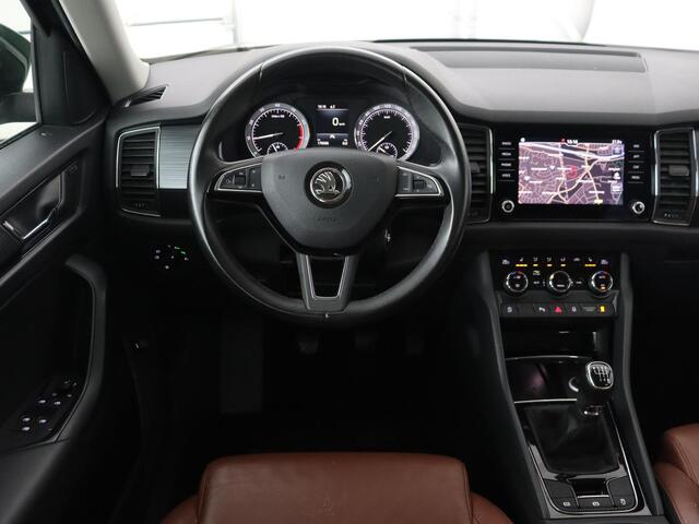 Skoda Kodiaq 1.5 TSI Business Edition 7-persoons | Leder | Trekhaak | Stoelverwarming | Carplay | Camera | Full LED | Navigatie | Canton Sound | Climate control