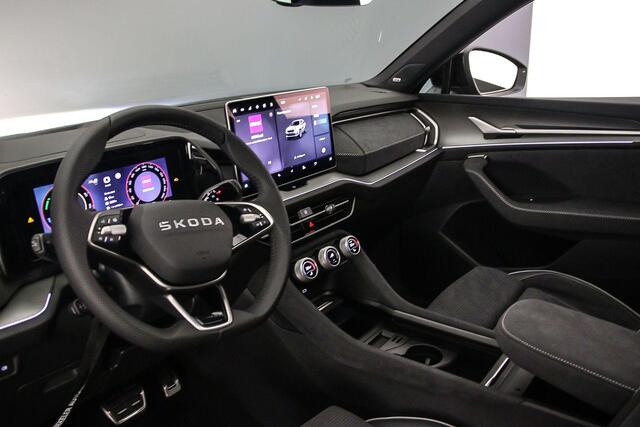 Skoda Kodiaq Sportline Business 1.5 TSI PHEV 204pk DSG Automaat Trekhaak, Panoramadak, 360 camera, Head up display, Adaptive cruise control, Achteruitrijcamera, Elektrische achterklep