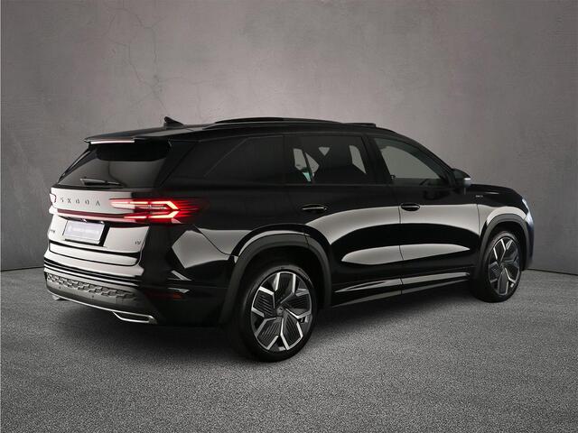 Skoda Kodiaq Sportline Business 1.5 TSI PHEV 204pk DSG Automaat Trekhaak, Panoramadak, Verwarmde voorruit, Elektrische achterklep, Adaptive cruise control, Achteruitrijcamera