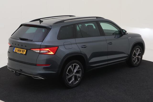 Skoda Kodiaq 1.5 TSI Sportline Business 7p. / AUTOMAAT/ PANO/ ELEK. TREKHAAK/ CAMERA/ PARK. SENSOREN/ MEMORY SEATS/ LED/ VIRTUAL COCKPIT/ STOELVERWARM./ SMARTLINK/ NAVI/ CLIMA/ 19" LMV